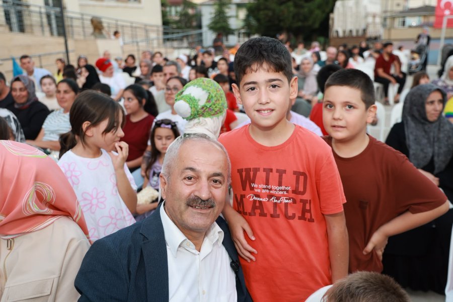 Mahallemde Sinema Var Başladı