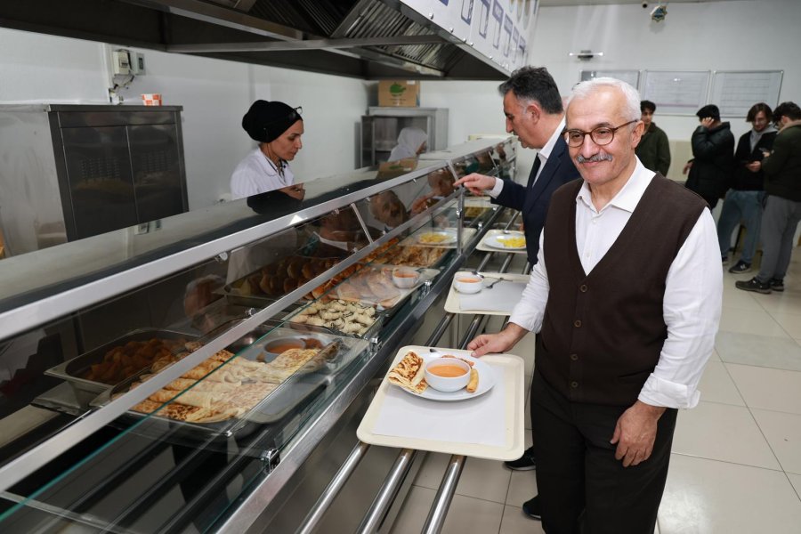 Başkan Büyükgöz Gençlerle Sahur Sofrasında Bir Araya Geldi