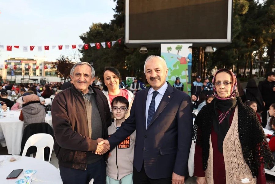 Gebze’de On Binleri Buluşturan İftar Programı