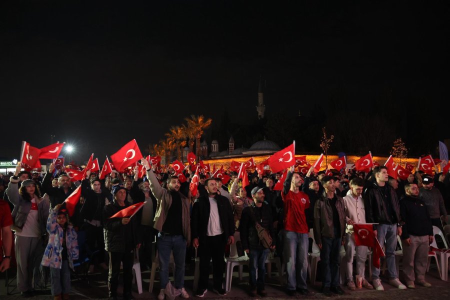 Tarihi Zafer Gebze Kent Meydanı’nda Coşkuyla Kutlandı