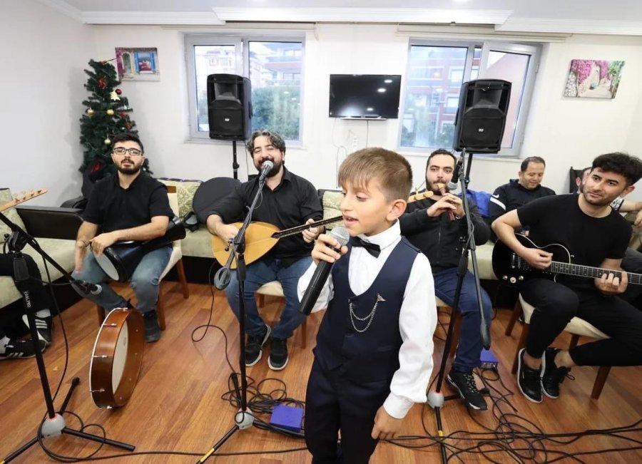 Başkan Büyükgöz Huzurevi Sakinlerine Konuk Oldu