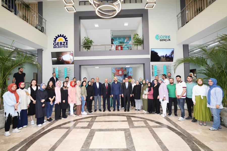 Erdoğan’dan Güzide Gençlik Ziyareti