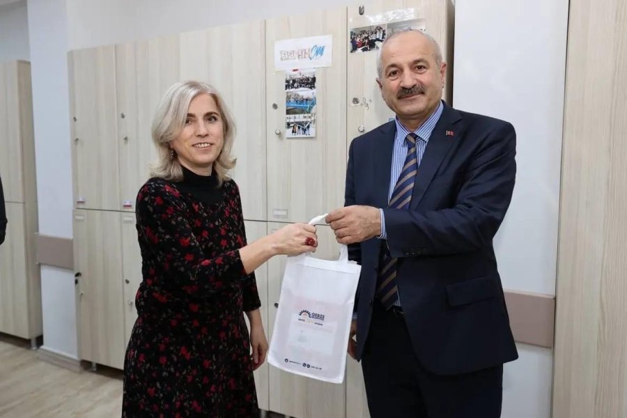 Gebze’deki Tüm Öğretmenlere Özel Tebrik