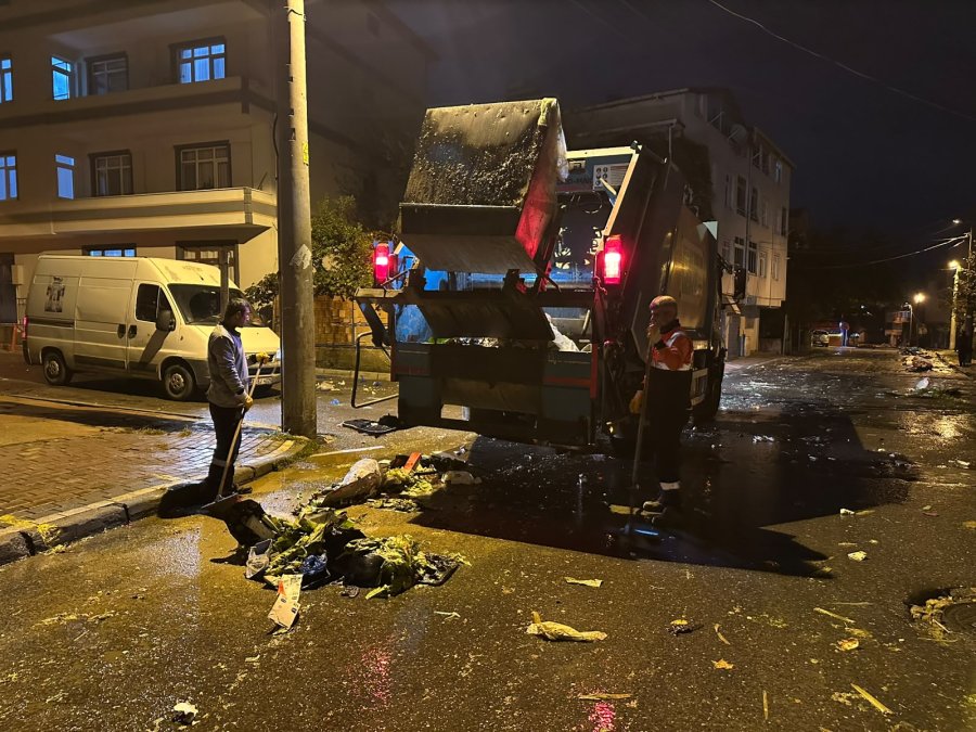 Gebze’de Semt Pazarları Sonrası Temizlik Çalışmaları Sürüyor