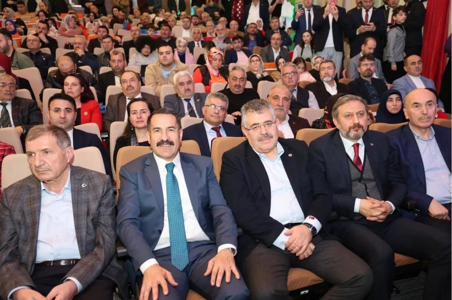 Görkemli ve Coşkulu Seçim Beyannamesi Sunumu