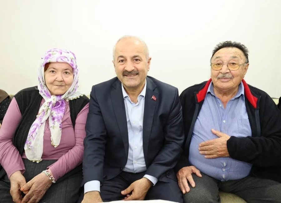 Başkan Büyükgöz Huzurevi Sakinlerine Konuk Oldu