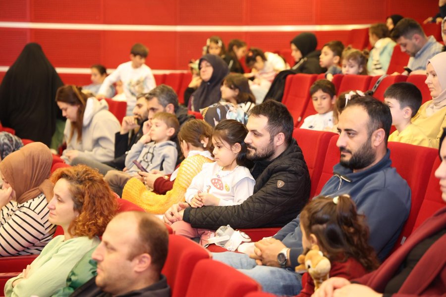 Başkan Büyükgöz’den Minik Sinemaseverlere Sürpriz