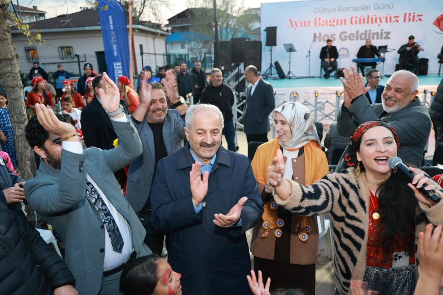 Gebze Belediyesi’nden Romanlar Günü Programı: Aynı Bağın Gülüyüz Biz