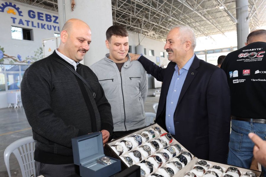 Gebze’de Antika Pazarı Kuruldu