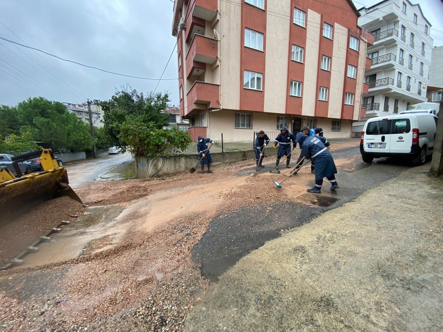 Gebze Belediyesi’nden Sağanak Yağışa Karşı Kapsamlı Mücadele