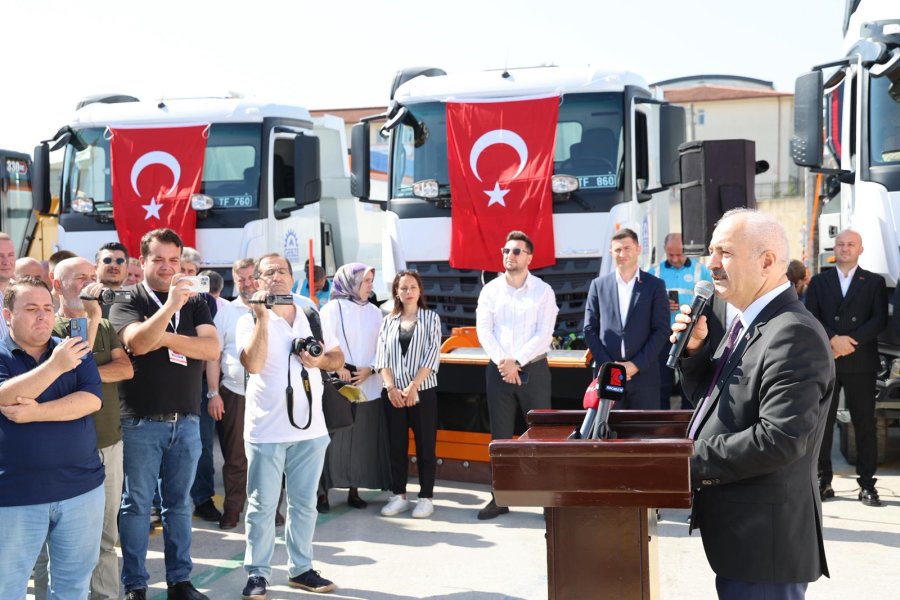 Gebze Belediyesi 32 Yeni Aracı Törenle Hizmete Aldı