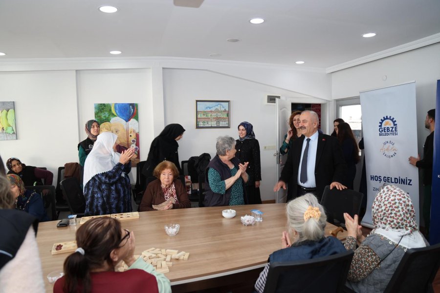 Başkan Büyükgöz, Barış Mahallesi’nde Huzurevi Sakinleriyle Bir Araya Geldi