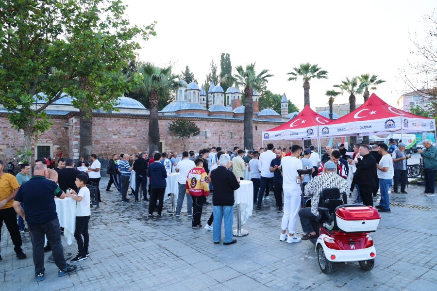 Gebzeliler Kent Meydanında Bayramlaştı