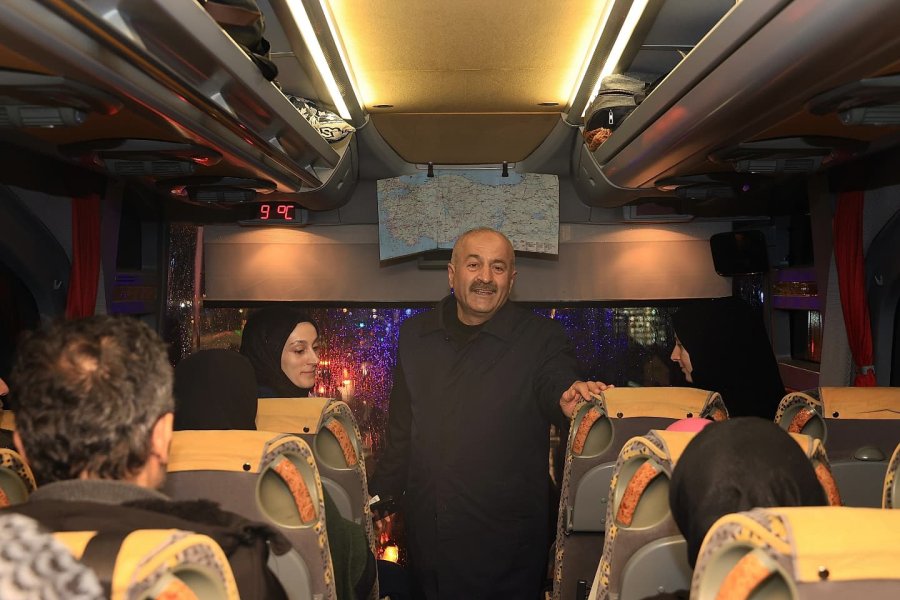 Başkan Büyükgöz umre yolcularını uğurladı 