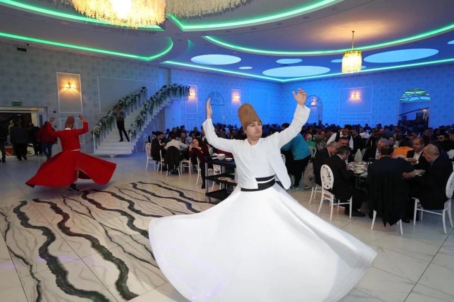 Başkan Büyükgöz mesai arkadaşlarını iftarda ağırladı