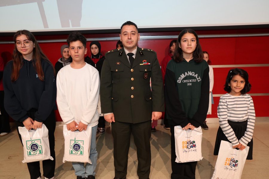 GEBZE’DE ÖĞRETMENLER GÜNÜ COŞKUSU