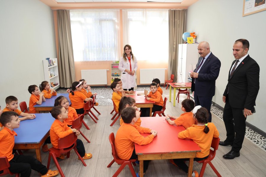 Başkan Büyükgöz Okulları Ziyaret Etti