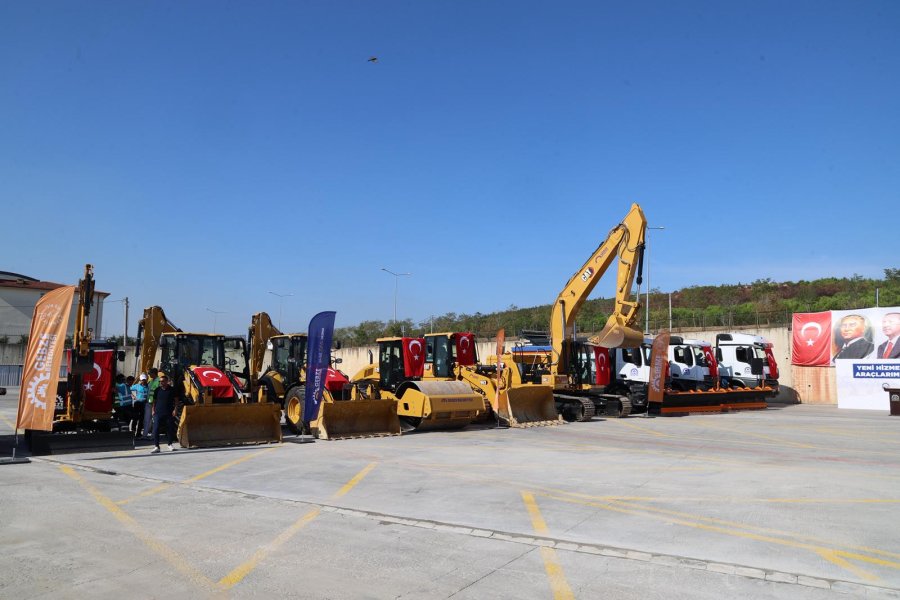 Gebze Belediyesi 32 Yeni Aracı Törenle Hizmete Aldı