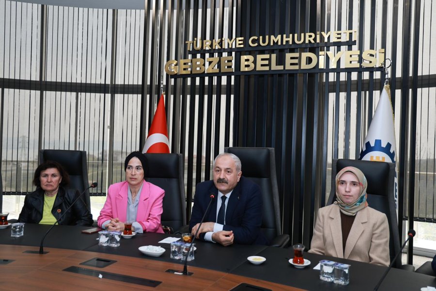 Gebze Belediyesi Kadın Muhtarları Ağırladı