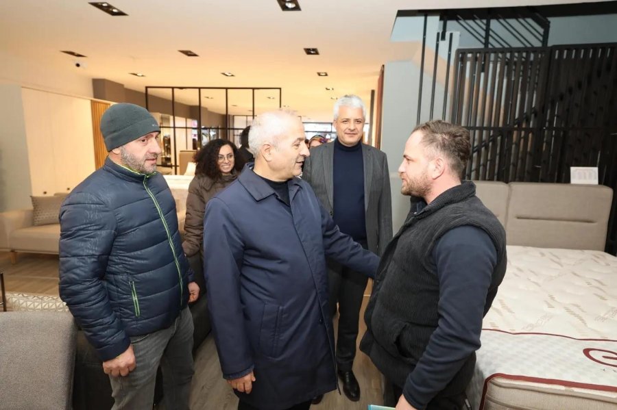 Başkan Adayı Büyükgöz, Şehit  Numan Dede Caddesi’ni Gezdi