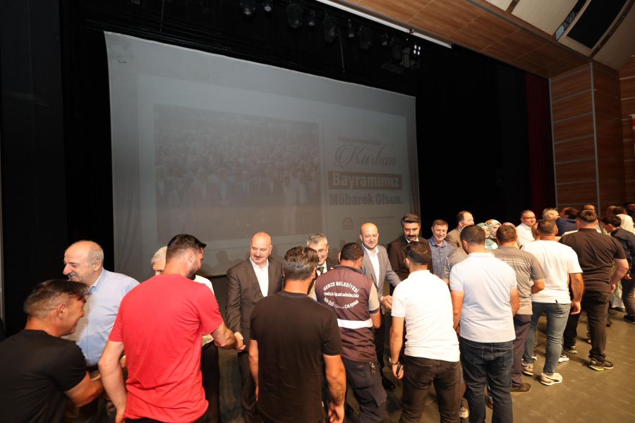 Başkan Büyükgöz, Belediye Personeliyle Bayramlaştı