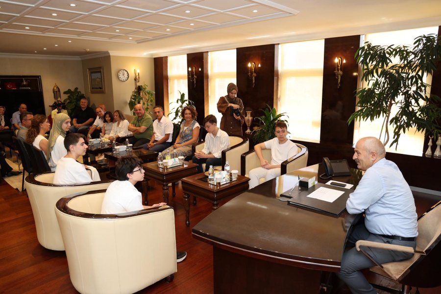 Başkan Büyükgöz LGS Birincilerini Ağırladı