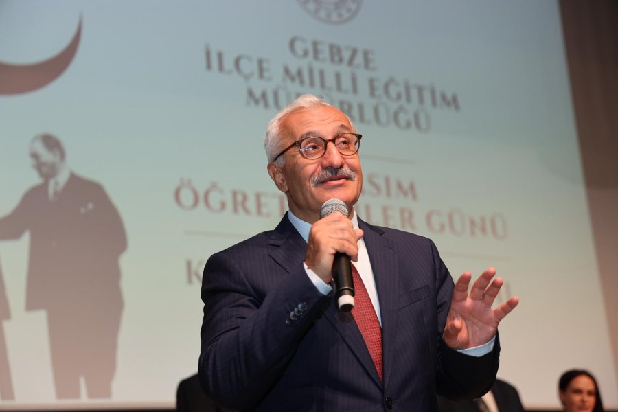 GEBZE’DE ÖĞRETMENLER GÜNÜ COŞKUSU