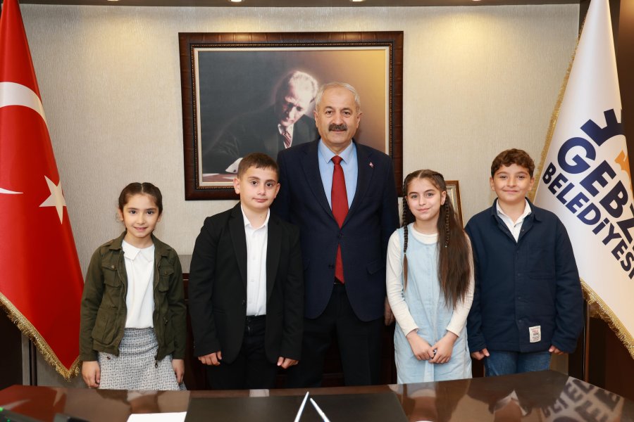 Başkan Büyükgöz Koltuğunu Minik Başkan’a Devretti