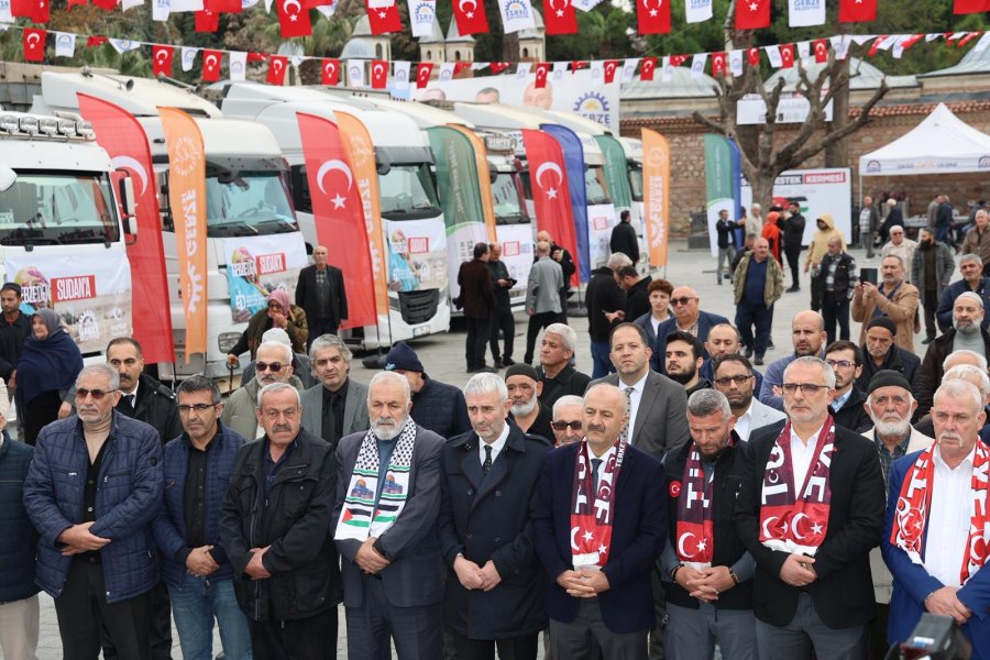Gebzeden Sudana 10 Tırlık Kardeşlik Köprüsü: İnsani Yardım Konvoyu Dualarla Uğurlandı