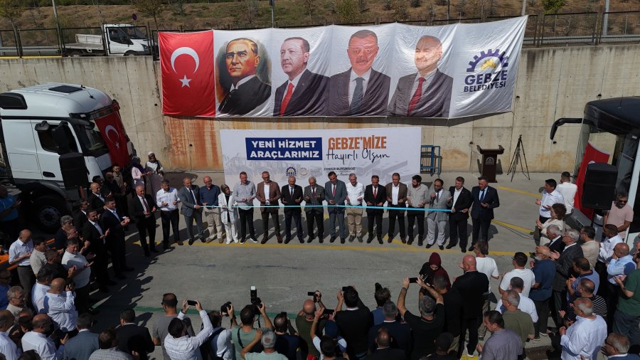 Gebze Belediyesi 32 Yeni Aracı Törenle Hizmete Aldı