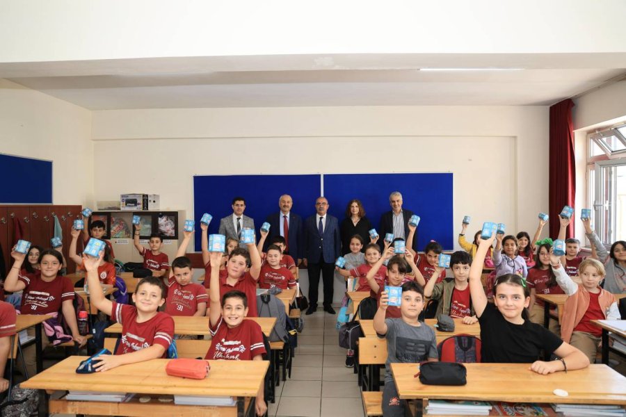 Başkan Büyükgöz’den Gebzeli Çocuklara Hediye Kumbaralar