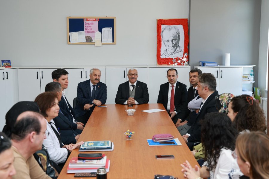 İbn-i Sina MTAL’de Bayrak Töreni