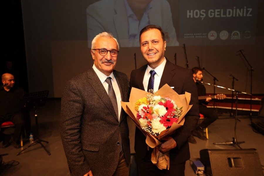 Orhan Hakalmaz türkülerini  Gebzeli Öğretmenlere Söyledi