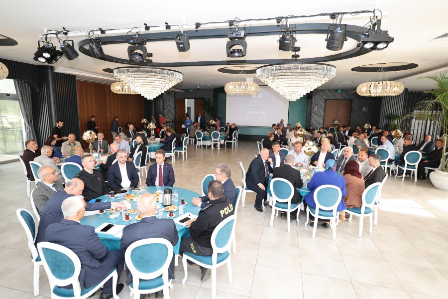 Kaymakam Özyiğit ve Başkan Büyükgöz MAHALLE MUHTARLARINI AĞIRLADI