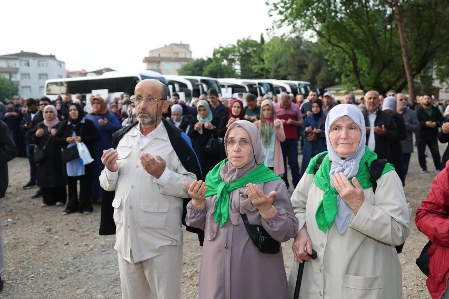 Başkan Büyükgöz Hacı Adaylarını Uğurladı