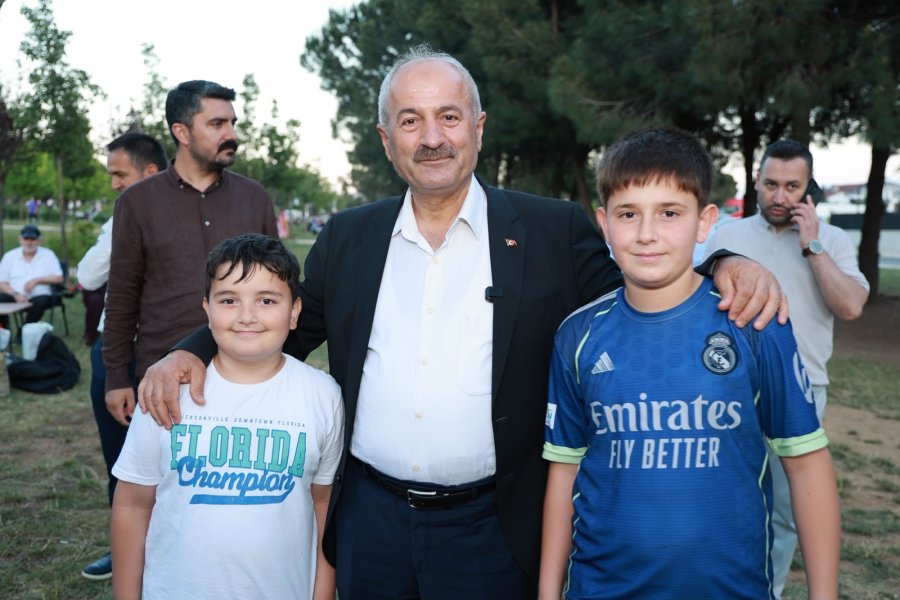 “Vatandaş Soruyor, Başkan Cevaplıyor” Programı Gebze Millet Bahçesi’nde Gerçekleştirildi