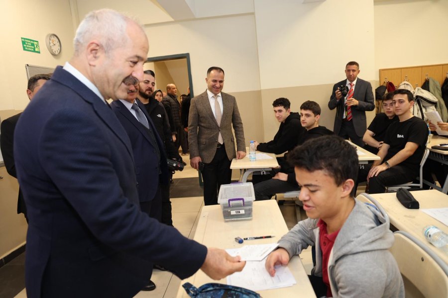 BAŞKAN BÜYÜKGÖZ VE KAYMAKAM ÖZYİĞİT’TEN OKUL ZİYARETİ