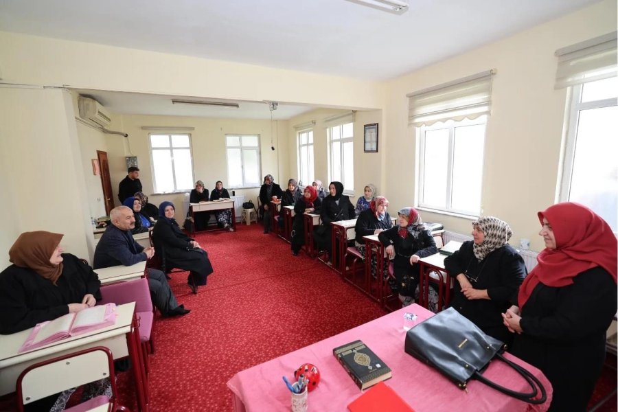 Başkan Adayı Büyükgöz  Cumaköy’ü Turladı