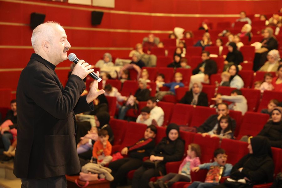 Başkan Büyükgöz’den Minik Sinemaseverlere Sürpriz