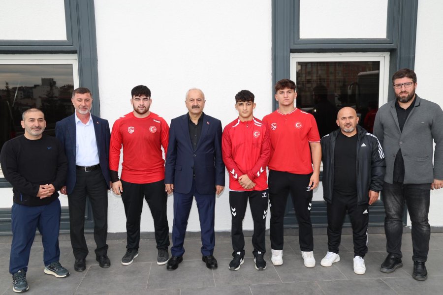 Gebzeli Güreşçiler Milli Takım Kampında