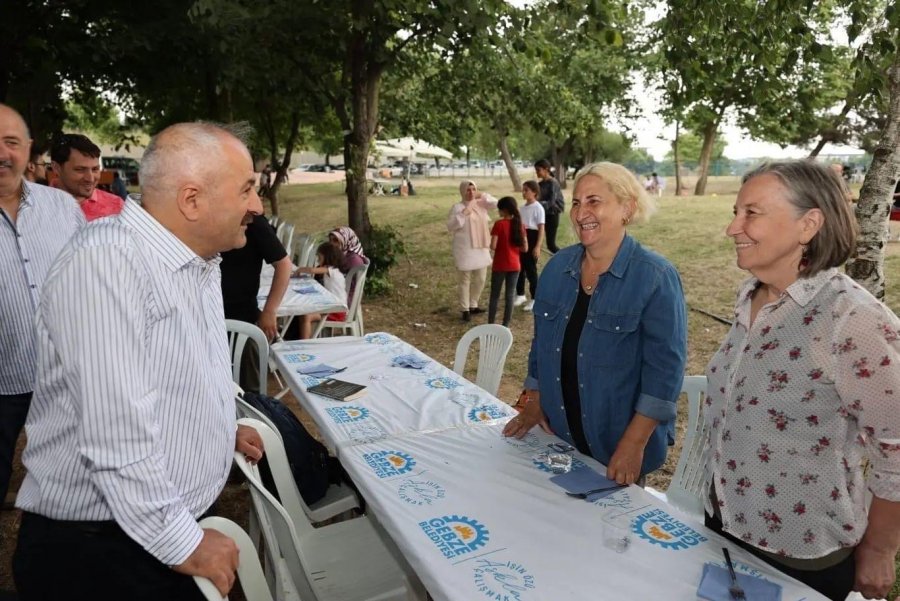Başkan Büyükgöz mesai arkadaşlarını piknikte ağırladı