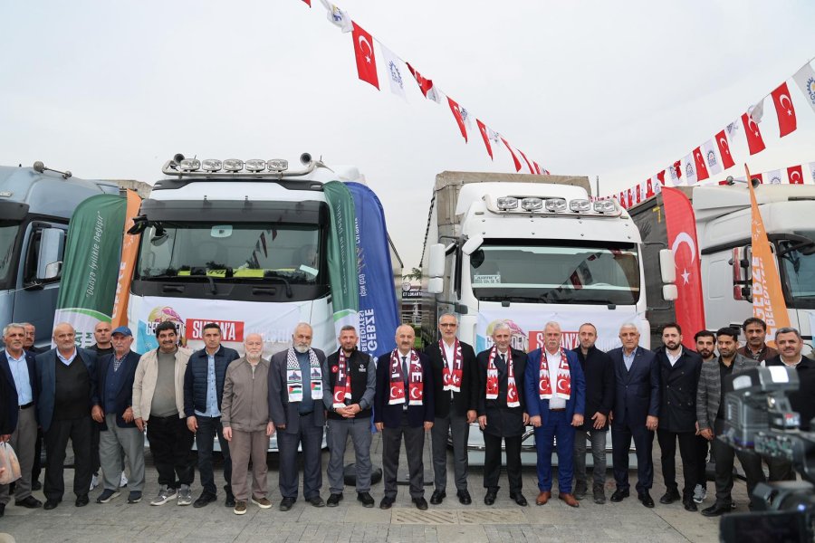 Gebzeden Sudana 10 Tırlık Kardeşlik Köprüsü: İnsani Yardım Konvoyu Dualarla Uğurlandı