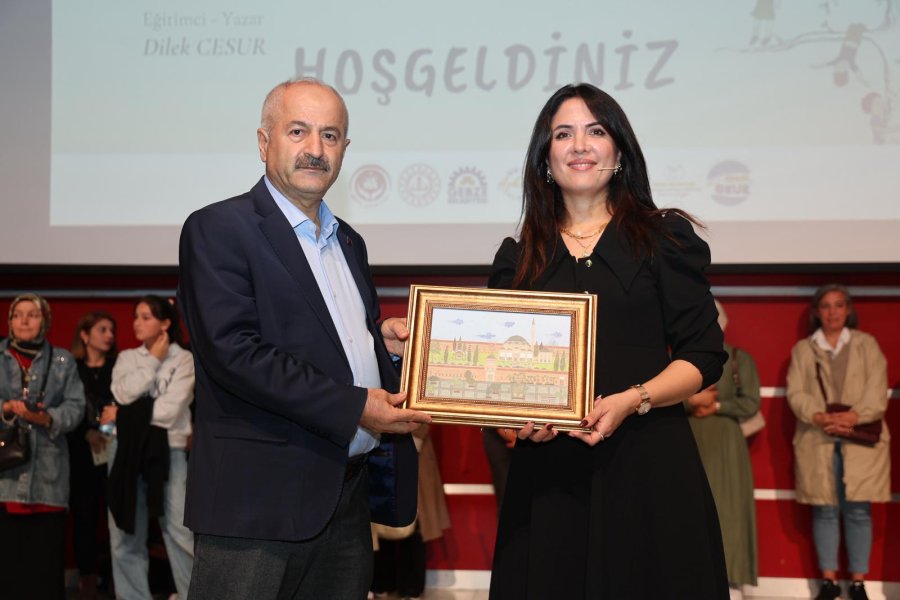 Gebze Okur Projesinde Dilek Cesur Söyleşisi Yoğun İlgi Gördü