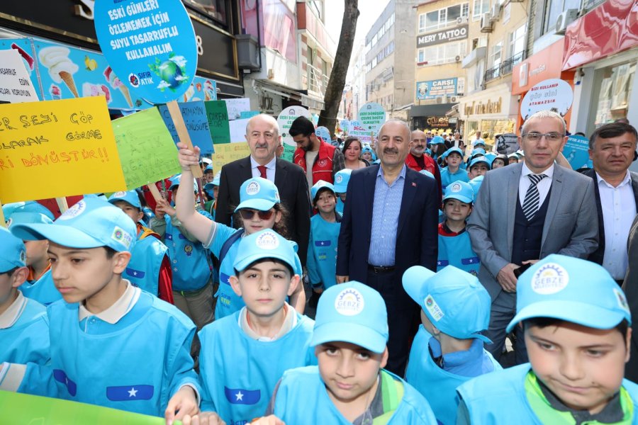 Gebze’de öğrencilerden “Sıfır Atık” Projesine destek yürüyüşü