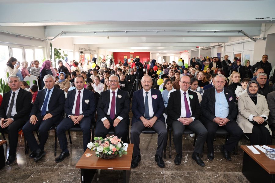 3 Aralık Dünya Engelliler Günü Gebze’de Anlamlı Programla Kutlandı