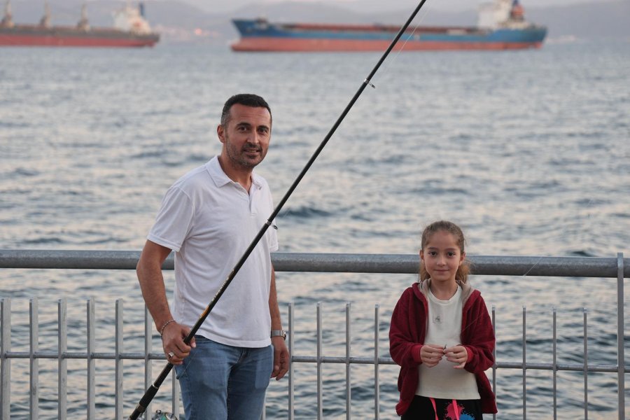 Baba-Çocuk Balık Tutma Keyfi Eskihisar’da Gerçekleşti