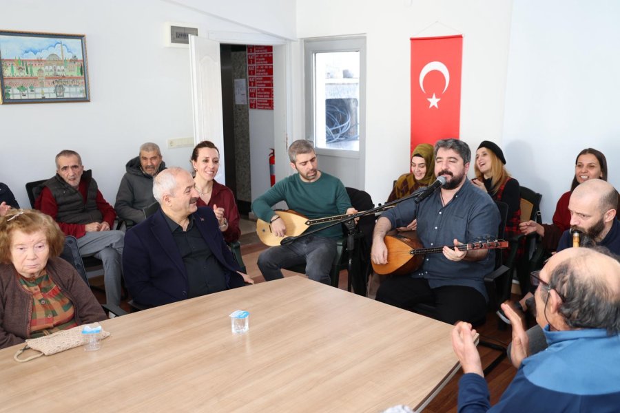 BAŞKAN BÜYÜKGÖZ’DEN HUZUREVİ SAKİNLERİNE MORAL ZİYARETİ