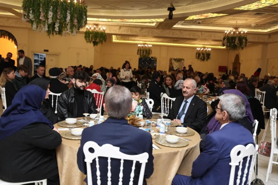Şehit Aileleri ve Gaziler İftarda Ağırlandı