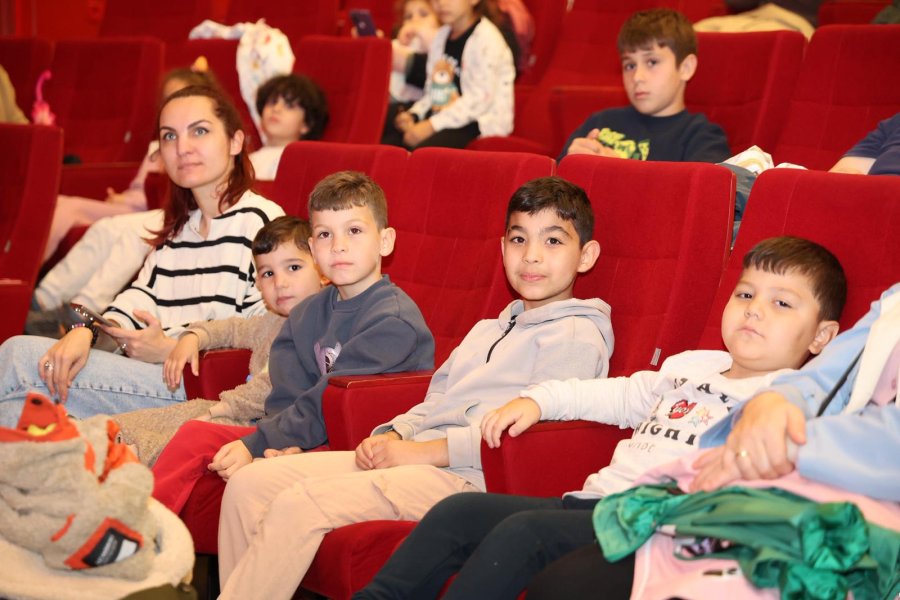 Minikler “Beneksiz Böcek Uğur” ile Keyifli Anlar Yaşadı