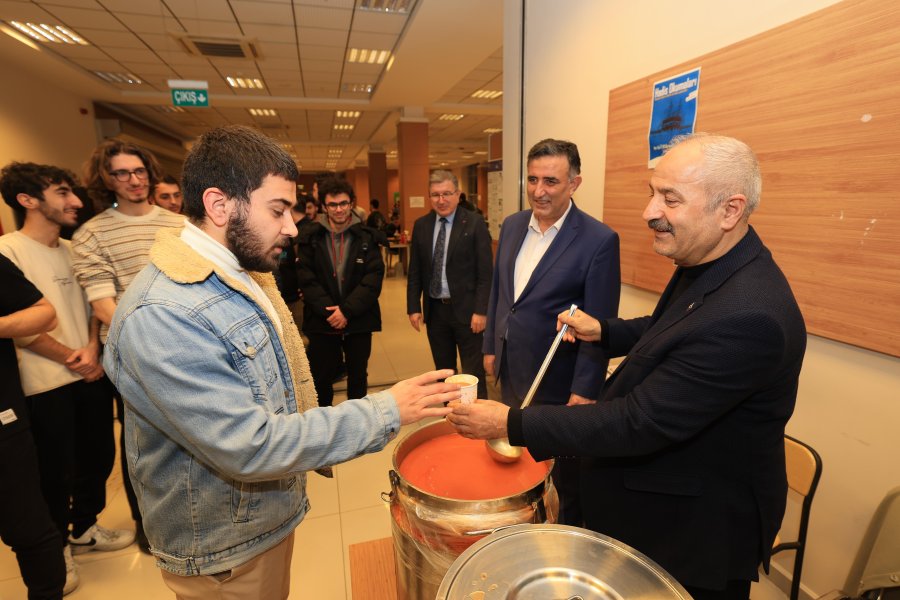Başkan Büyükgöz’den GTÜ’lü  Öğrencilere Çorba İkramı